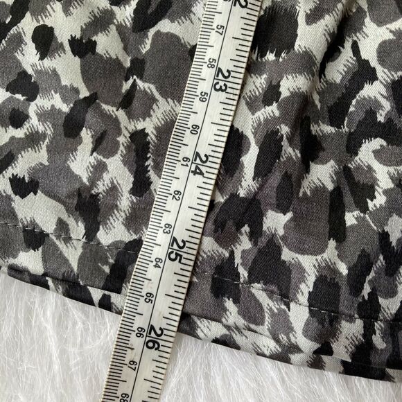 Apt. 9 Blouse Sz L Black White Tank Top Leopard Print Ruffle Neck Career Work - Picture 7 of 7